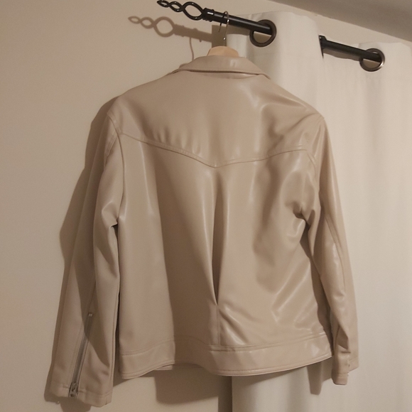 Zara faux leather jacket NWOT - Picture 2 of 4
